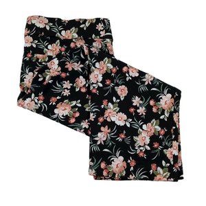 Briggs Black Floral Capris Size: 12